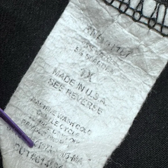 Pebble & Stone Embroidered Geometric V-Neck Tank Top - Picture 8 of 10